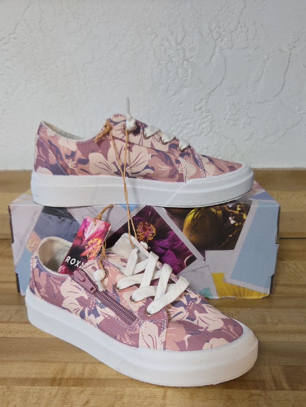 NWT "Roxy" RG Marina Zip-535 Sneakers Size 3 Little Girl